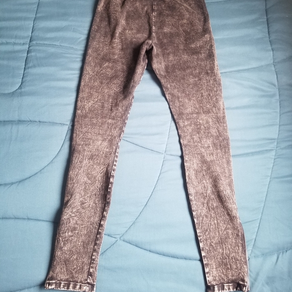 Joe's Jeans "The Legging" - Picture 3 of 5